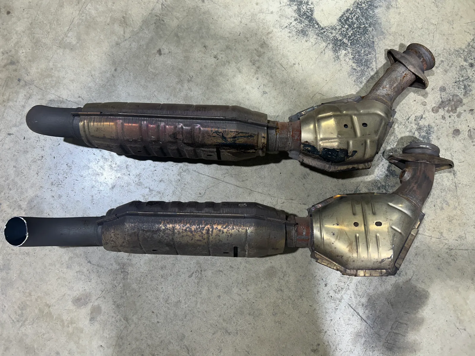 4_Numbers_ Original catalytic converters .JPG